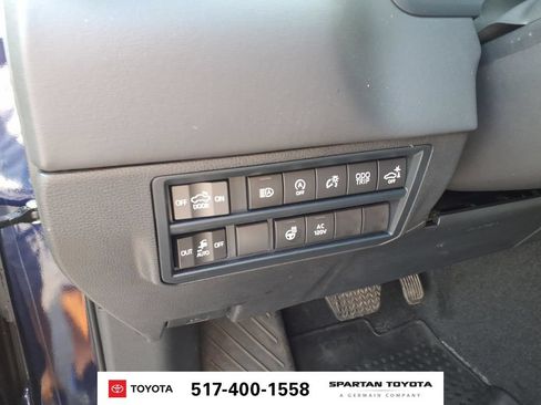 Used 2023 Toyota Tundra Platinum AWD/4WD image 17