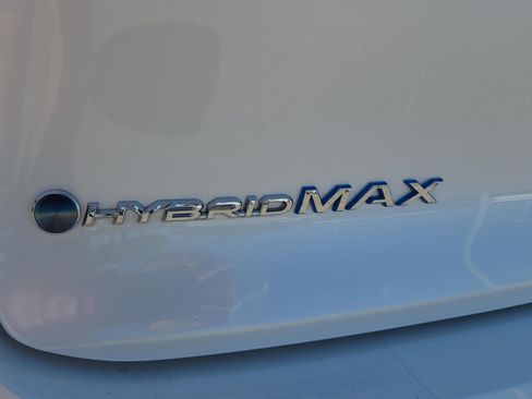 Certified 2024 Toyota Crown Platinum AWD/4WD image 32