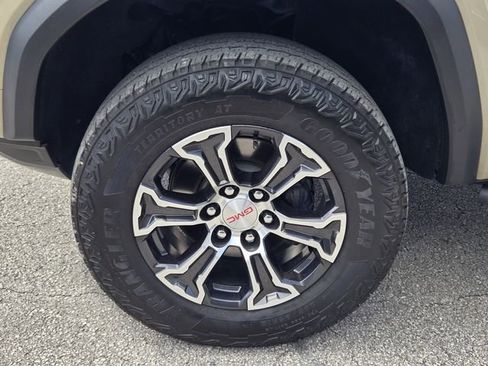 Used 2024 GMC Canyon AT4 w/ AT4 Premium Package image 12