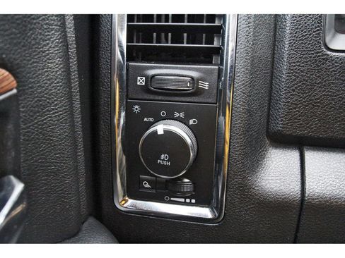 Used 2018 RAM 2500 Laramie image 19