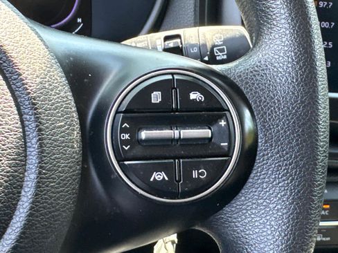 Used 2023 Kia Soul LX w/ LX Technology Package image 21