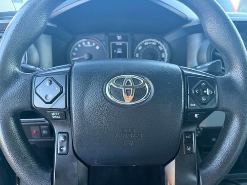 Used 2018 Toyota Tacoma SR image 11