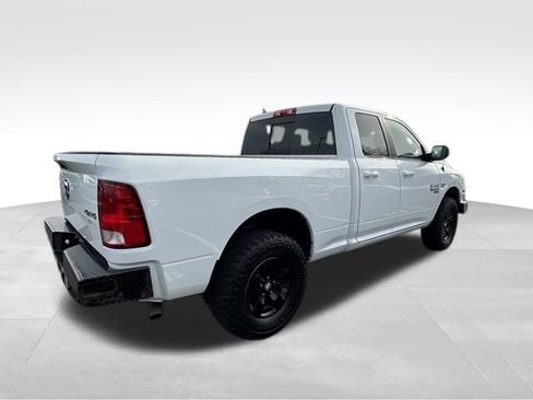 Used 2019 RAM 1500 Classic SLT w/ Luxury Group image 6