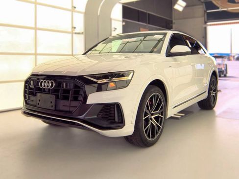 Used 2022 Audi Q8 Premium Plus w/ Premium Plus Package AWD/4WD image 2