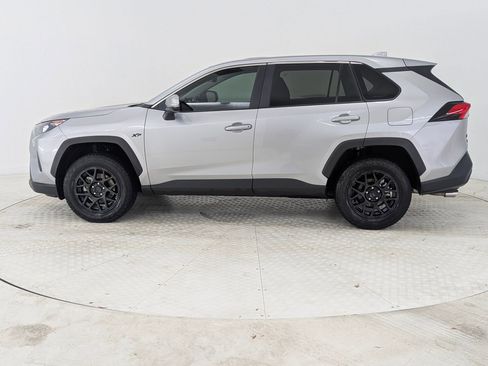 Used 2022 Toyota RAV4 LE image 2