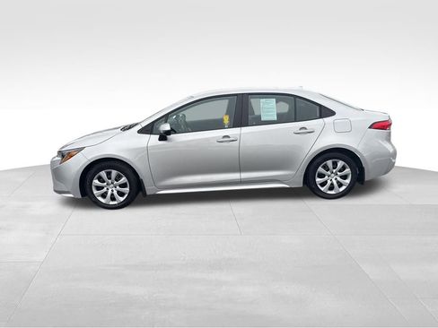 Used 2026 Toyota Corolla LE image 2