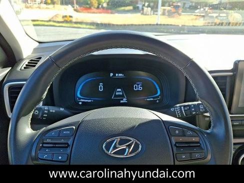 Certified 2024 Hyundai Venue SEL image 19