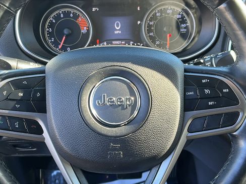 Used 2019 Jeep Cherokee Limited image 12