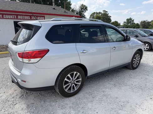 Used 2016 Nissan Pathfinder SV AWD/4WD image 3