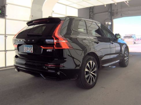 Used 2025 Volvo XC60 B5 Core AWD/4WD image 5