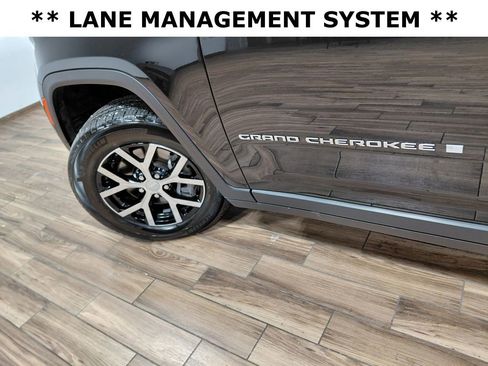 Certified 2025 Jeep Grand Cherokee L Limited AWD/4WD image 7