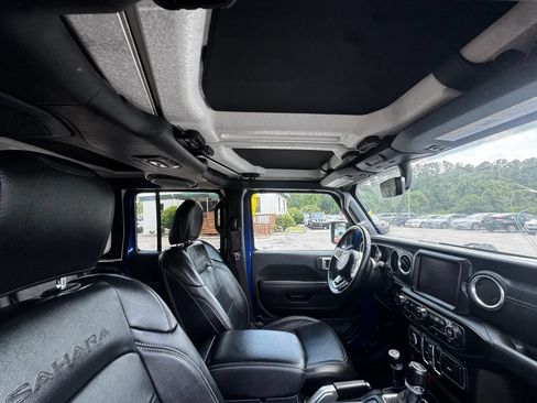 Used 2020 Jeep Wrangler Unlimited Sahara AWD/4WD image 4