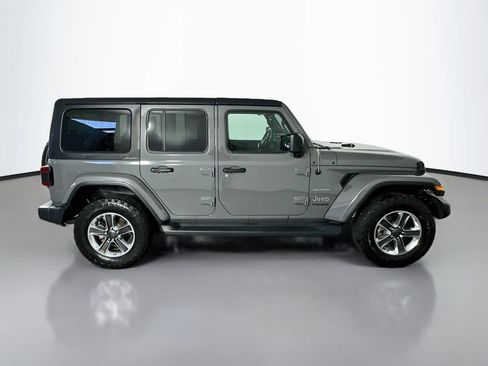 Used 2020 Jeep Wrangler Unlimited Sahara w/ Dual Top Group AWD/4WD image 8