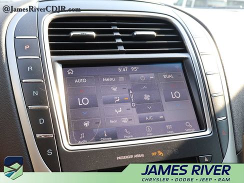 Used 2019 Lincoln Nautilus Reserve AWD/4WD image 36