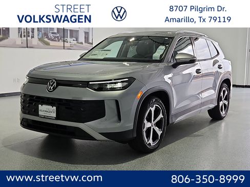 New 2026 Volkswagen Tiguan SE FWD image 1