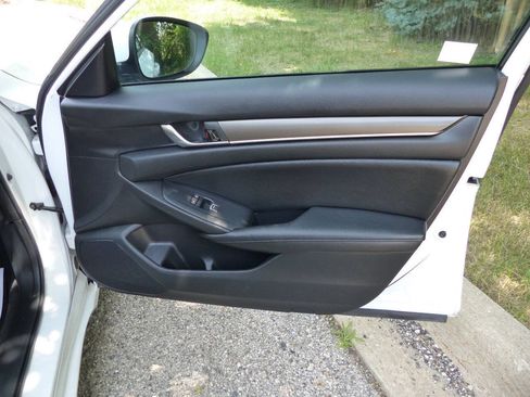 Used 2020 Honda Accord LX image 38