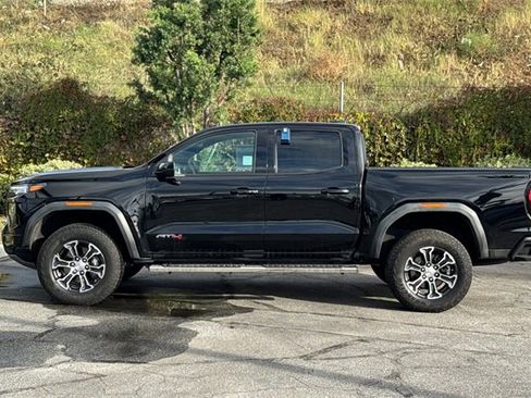 Used 2023 GMC Canyon AT4 image 7