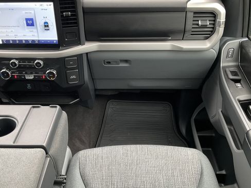 Used 2022 Ford F150 XLT w/ Equipment Group 302A High image 22