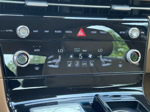 Used 2025 Genesis G80 2.5T AWD/4WD image 27