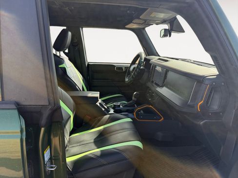 Used 2024 Ford Bronco Badlands image 15