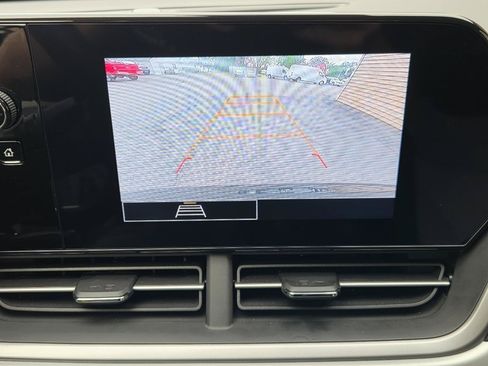 Used 2025 Chevrolet Trax RS FWD image 24