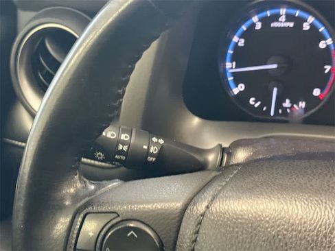 Used 2018 Toyota RAV4 XLE image 28
