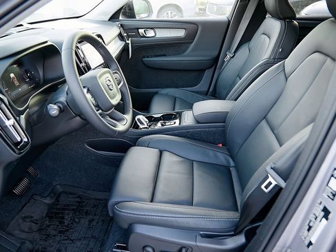 New 2026 Volvo XC40 B5 Ultra w/ Protection Package Premier image 18