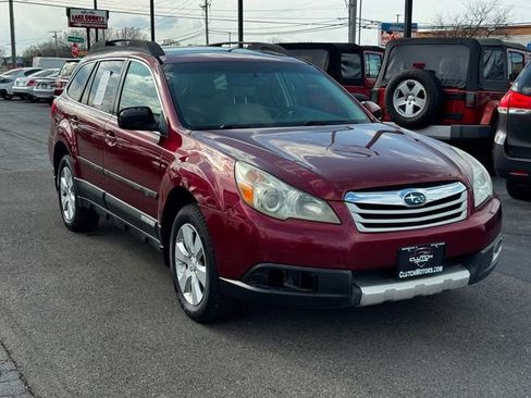 Used 2011 Subaru Outback 2.5i Limited image 3