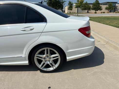 Used 2013 Mercedes-Benz C 300 4MATIC Sedan image 9