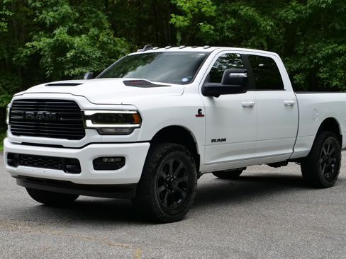 Used 2023 RAM 2500 Laramie AWD/4WD image 5