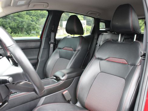Used 2025 Nissan Kicks SR FWD image 14