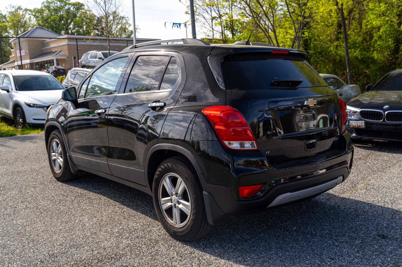 Used 2020 Chevrolet Trax LT w/ LT Convenience Package FWD image 4