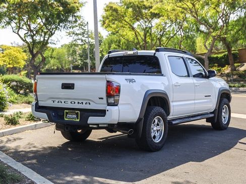 Used 2017 Toyota Tacoma TRD Off-Road RWD image 5