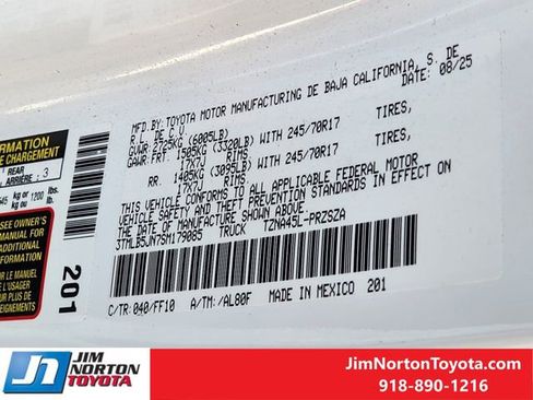 Used 2025 Toyota Tacoma SR5 AWD/4WD image 33