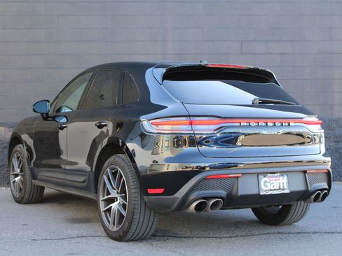 Certified 2023 Porsche Macan S image 3