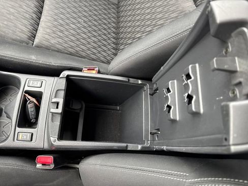 Used 2017 Nissan Rogue SV image 24