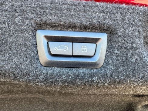 Used 2025 BMW M5 w/ Carbon Package image 36