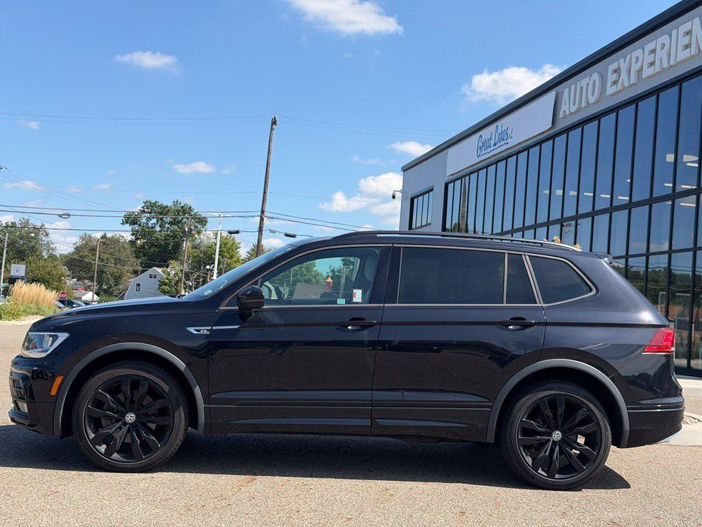 Used 2020 Volkswagen Tiguan SE R-Line FWD image 2