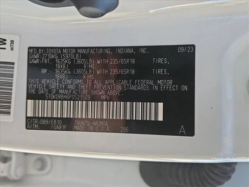 Used 2023 Toyota Highlander XLE image 24