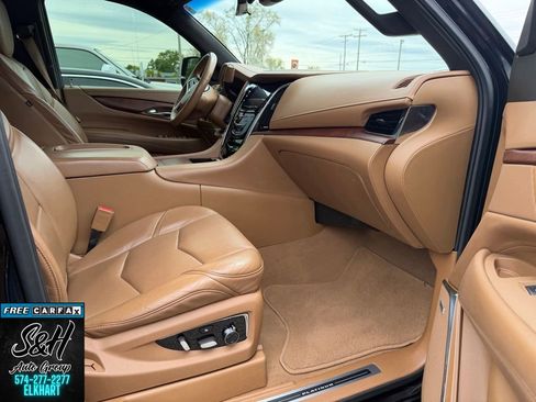 Used 2017 Cadillac Escalade Platinum AWD/4WD image 11