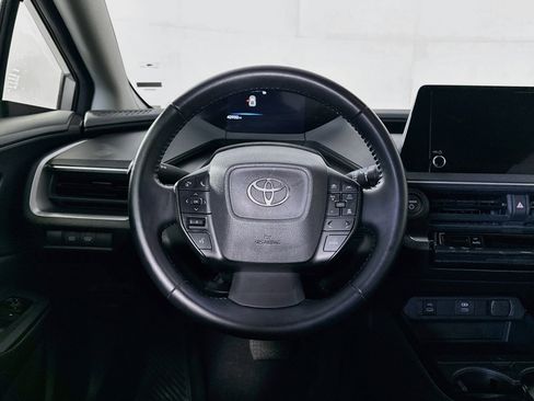Used 2024 Toyota Prius LE FWD image 18