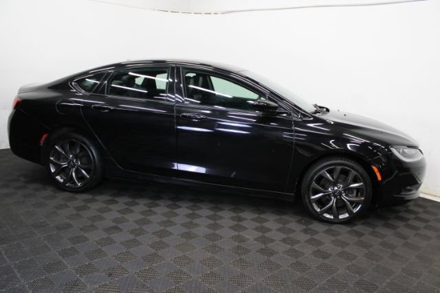Used 2015 Chrysler 200 S w/ Comfort Group FWD image 4
