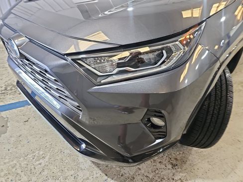 Used 2019 Toyota RAV4 XSE w/ XSE Weather Package AWD/4WD image 27