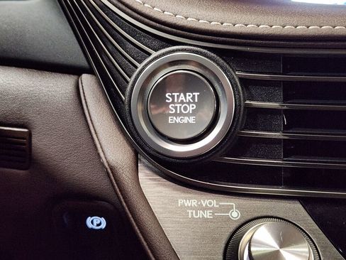 Used 2020 Lexus LS 500 w/ Interior Upgrade Package RWD image 40