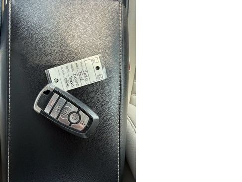 Used 2020 Ford Fusion SEL FWD image 22