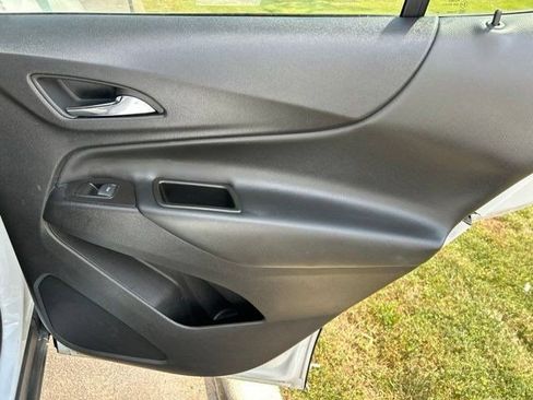 Used 2023 Chevrolet Equinox LT FWD image 43