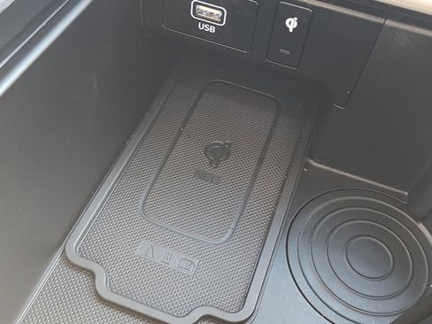 Used 2024 Hyundai Palisade Calligraphy image 36