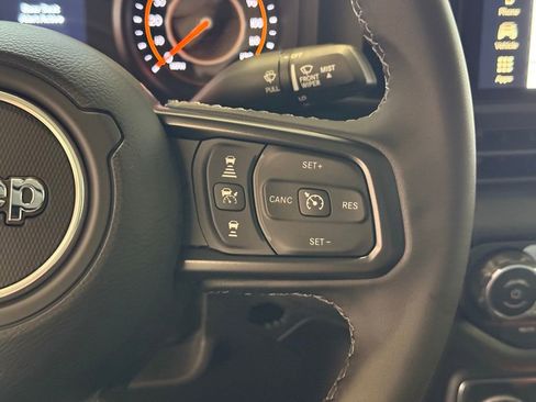 New 2025 Jeep Gladiator Sport image 19