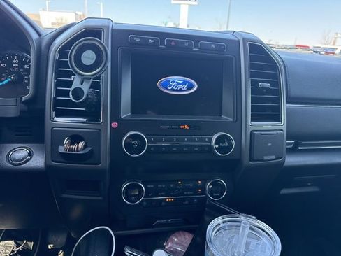 Used 2021 Ford Expedition XLT image 10