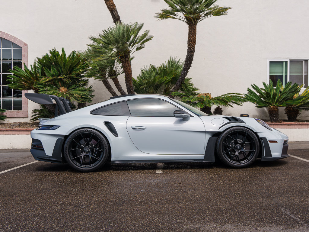 Used 2024 Porsche 911 GT3 RS RWD image 3
